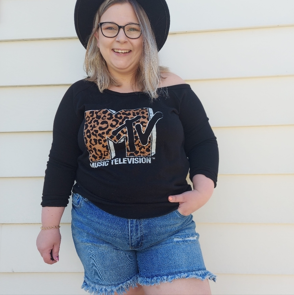 Torrid MTV crop sweatshirt